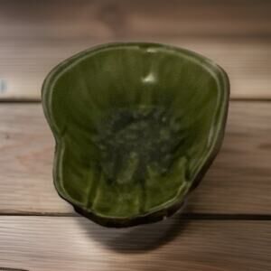 Vintage 1962 Treasure Craft Ceramic Leaf Hand Trinket Or Candy Dish Green